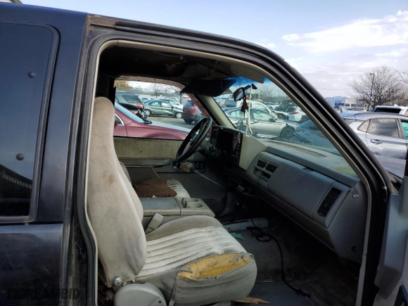 1994 Chevrolet C/K 2500 with VIN 2GCFK29K8R1315568, listed as a Copart auction lot 82931554 with 295,467 mi miles and Salvage Title. Bid and sale history available at carsss.com. Image 7.