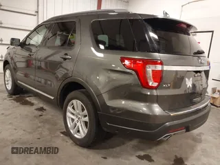2018 Ford Explorer XLT z VIN 1FM5K8D83JGB43172, wystawiony jako IAAI lot #42337827 z przebiegiem 113 730 mil mil oraz . Historia ofert i sprzedaży dostępna na DreamBid. Obrazek 3.