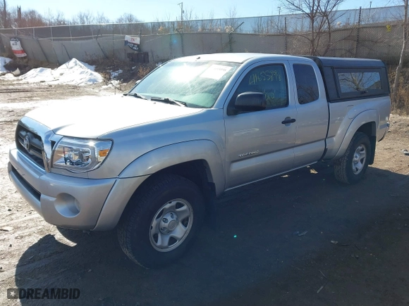 2008 Toyota Tacoma with VIN 5TEUU42N48Z512099, listed as a IAAI auction lot 41655898 with 62,477 mi miles. Bid and sale history available at carsss.com. Image 17.