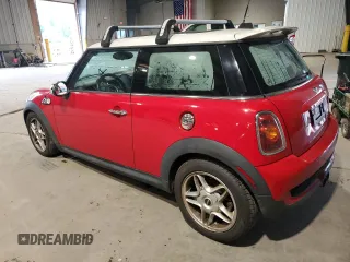2010 MINI Hardtop S z VIN WMWMF7C53ATZ72544, wystawiony jako Copart lot #64125695 z przebiegiem 70 587 mil mil oraz Czysty tytuł • Clean title. Historia ofert i sprzedaży dostępna na DreamBid. Obrazek 2.