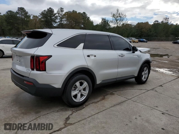 2022 Kia Sorento LX with VIN 5XYRG4LC9NG099337, listed as a Copart auction lot 81526394 with 30,962 mi miles and Salvage Title. Bid and sale history available at carsss.com. Image 3.