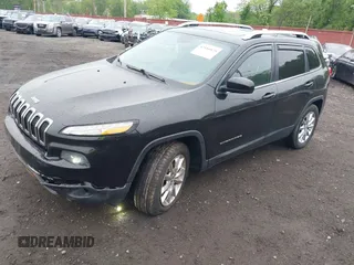 2016 Jeep Cherokee Limited z VIN 1C4PJMDS5GW280679, wystawiony jako IAAI lot #42186825 z przebiegiem 75 256 mil mil oraz . Historia ofert i sprzedaży dostępna na DreamBid. Obrazek 2.