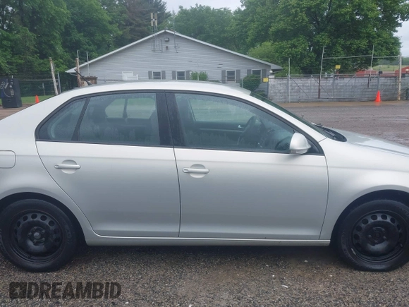 2010 Volkswagen Jetta S с VIN 3VWJZ7AJ5AM089487, выставлен на аукционе IAAI как лот 42316678 с пробегом 148 571 миль миль и . История ставок и продаж доступна на DreamBid. Изображение 14.