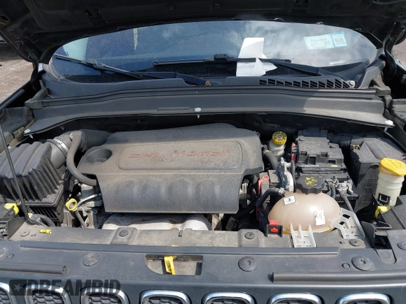 2015 Jeep Renegade Latitude with VIN ZACCJBBT0FPB73676, listed as a IAAI auction lot 42032879 with 121,953 mi miles. Bid and sale history available at carsss.com. Image 10.