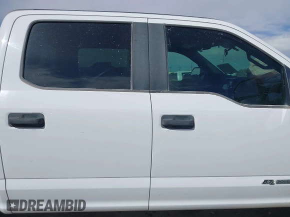 2018 Ford F-250 XL z VIN 1FT7W2BT5JEB49461, wystawiony jako IAAI lot #41773619 z przebiegiem 279 815 mil mil oraz . Historia ofert i sprzedaży dostępna na DreamBid. Obrazek 13.