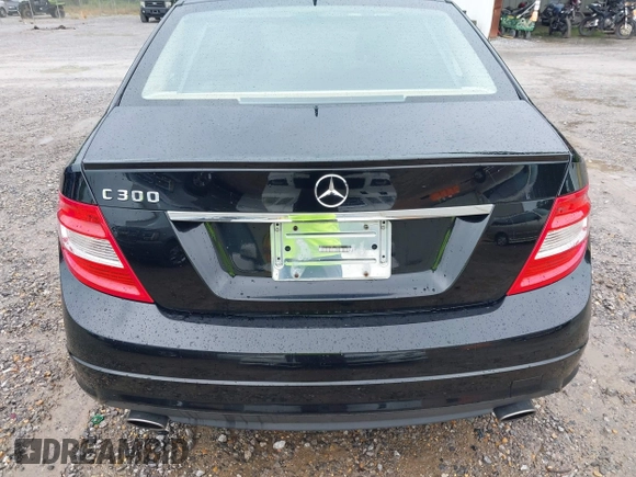 2011 Mercedes-Benz C 300 Sport с VIN WDDGF5EB7BR170896, выставлен на аукционе IAAI как лот 42624546 с пробегом 97 649 миль миль и . История ставок и продаж доступна на DreamBid. Изображение 16.