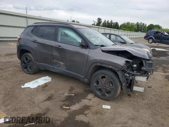 2019 Jeep Compass Latitude z VIN 3C4NJDBB7KT787317, wystawiony jako Copart lot #87840945 z przebiegiem 33 583 mil mil oraz Szkoda całkowita • Salvage title. Historia ofert i sprzedaży dostępna na DreamBid. Obrazek 4.