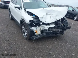 2019 Volkswagen Tiguan SEL Premium with VIN 3VV4B7AX9KM053328, listed as a IAAI auction lot 41960908 with 42,821 mi miles. Bid and sale history available at carsss.com. Image 18.