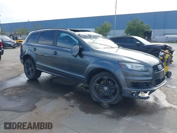 2015 Audi Q7 3.0T S line Prestige with VIN WA1DGAFE4FD004070, listed as a IAAI auction lot 41600288 with 157,842 mi miles. Bid and sale history available at carsss.com. Image 1.