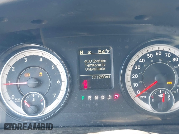 2017 Ram 1500 ST z VIN 1C6RR7FG9HS642427, wystawiony jako IAAI lot #42386533 z przebiegiem 101 290 mil mil oraz . Historia ofert i sprzedaży dostępna na DreamBid. Obrazek 7.