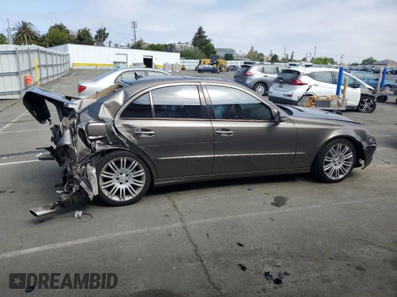 2008 Mercedes-Benz E 350 Luxury z VIN WDBUF56X88B203203, wystawiony jako Copart lot #55388255 z przebiegiem 173 706 mil mil oraz Szkoda całkowita • Salvage title. Historia ofert i sprzedaży dostępna na DreamBid. Obrazek 3.