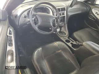 2003 Ford Mustang Deluxe z VIN 1FAFP44483F400695, wystawiony jako Copart lot #53449245 z przebiegiem 163 368 mil mil oraz Szkoda całkowita • Salvage title. Historia ofert i sprzedaży dostępna na DreamBid. Obrazek 8.