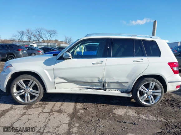 2012 Mercedes-Benz GLK-Class GLK 350 with VIN WDCGG8HB5CF806880, listed as a IAAI auction lot 41600127 with 101,780 mi miles. Bid and sale history available at carsss.com. Image 13.
