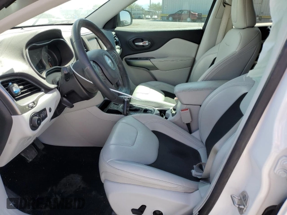 2020 Jeep Cherokee Altitude with VIN 1C4PJLLB2LD592914, listed as a Copart auction lot 57686955 with 55,524 mi miles and Salvage title. Bid and sale history available at DreamBid. Image 7.