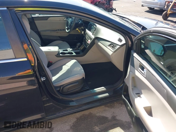 2016 Hyundai Sonata SE with VIN 5NPE24AF0GH305666, listed as a IAAI auction lot 42396430 with Not provided miles and . Bid and sale history available at DreamBid. Image 5.