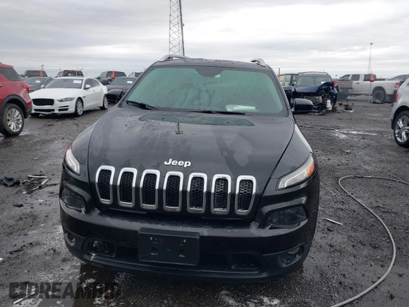2015 Jeep Cherokee Latitude with VIN 1C4PJLCB0FW676917, listed as a IAAI auction lot 41928270 with 181,134 mi miles and . Bid and sale history available at carsss.com. Image 12.