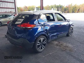 2020 Nissan Kicks SV with VIN 3N1CP5CV7LL501524, listed as a IAAI auction lot 40884087 with 89,613 mi miles. Bid and sale history available at carsss.com. Image 4.