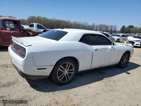 2019 Dodge Challenger SXT with VIN 2C3CDZGG6KH655517, listed as a Copart auction lot 47327064 with 69,899 mi miles and Salvage Title. Bid and sale history available at carsss.com. Image 3.