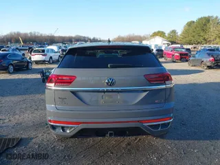 2020 Volkswagen Atlas Cross Sport 3.6L V6 SEL R-Line with VIN 1V2RE2CA1LC215977, listed as a IAAI auction lot 41072199 with 61,265 mi miles. Bid and sale history available at carsss.com. Image 16.
