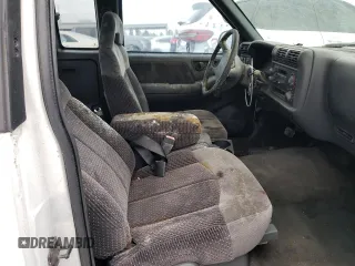 1996 GMC Sonoma SLS with VIN 1GTCS19X3TK531229, listed as a Copart auction lot 41438365 with 0 mi miles and Salvage Title. Bid and sale history available at carsss.com. Image 10.