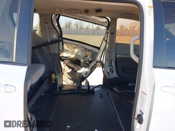 2019 Toyota Sienna LE Auto Access Seat with VIN 5TDKZ3DC7KS985028, listed as a IAAI auction lot 41757413 with 65,865 mi miles and . Bid and sale history available at DreamBid. Image 8.