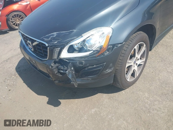 2013 Volvo XC60 T6 with VIN YV4902DZ2D2426548, listed as a IAAI auction lot 42063897 with 86,129 mi miles. Bid and sale history available at carsss.com. Image 6.