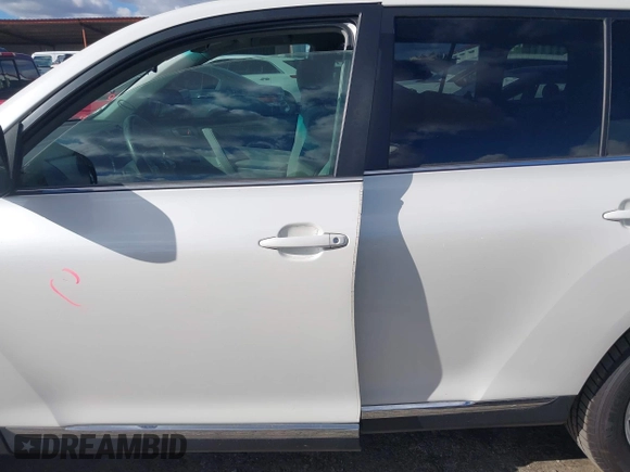 2013 Toyota Highlander with VIN 5TDZA3EH2DS038661, listed as a IAAI auction lot 40925630 with 143,773 mi miles and . Bid and sale history available at DreamBid. Image 15.