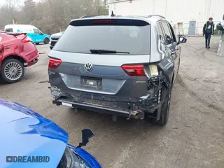 2020 Volkswagen Tiguan SE with VIN 3VV2B7AX2LM086678, listed as a IAAI auction lot 41694051 with 59,495 mi miles. Bid and sale history available at carsss.com. Image 6.