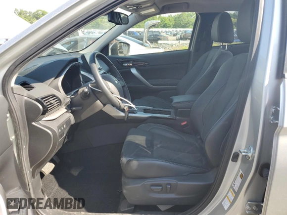 2023 Mitsubishi Eclipse Cross SE z VIN JA4ATWAA7PZ002074, wystawiony jako Copart lot #62300925 z przebiegiem 19 419 mil mil oraz Szkoda całkowita • Salvage title. Historia ofert i sprzedaży dostępna na DreamBid. Obrazek 7.
