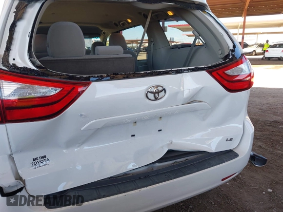 2017 Toyota Sienna LE Auto Access Seat with VIN 5TDKZ3DC5HS820717, listed as a IAAI auction lot 41884712 with 42,592 mi miles. Bid and sale history available at carsss.com. Image 6.