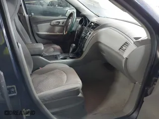 2011 Chevrolet Traverse LT w/1LT with VIN 1GNKVGED8BJ391966, listed as a IAAI auction lot 41678043 with 122,474 mi miles. Bid and sale history available at carsss.com. Image 5.