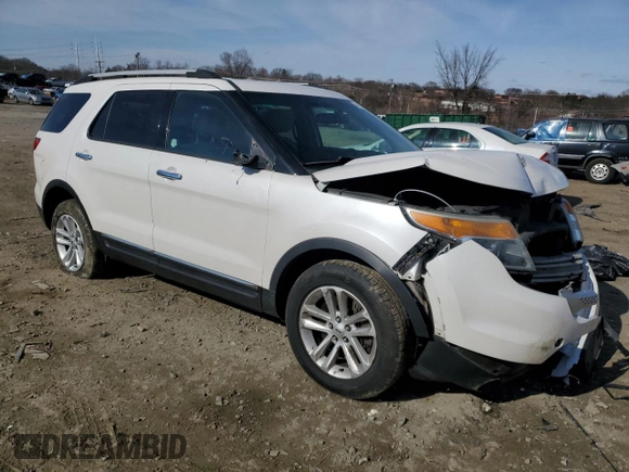 2013 Ford Explorer XLT with VIN 1FM5K7D93DGC18914, listed as a Copart auction lot 46955905 with 201,001 mi miles and Salvage Title. Bid and sale history available at carsss.com. Image 4.