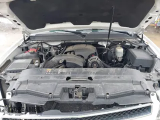 2013 Chevrolet Tahoe LT with VIN 1GNSKBE05DR293054, listed as a IAAI auction lot 41955877 with 192,474 mi miles and . Bid and sale history available at DreamBid. Image 10.