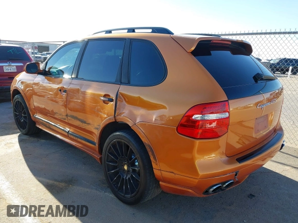 2008 Porsche Cayenne GTS z VIN WP1AD29P48LA72431, wystawiony jako IAAI lot #42437071 z przebiegiem 202 497 mil mil oraz . Historia ofert i sprzedaży dostępna na DreamBid. Obrazek 3.