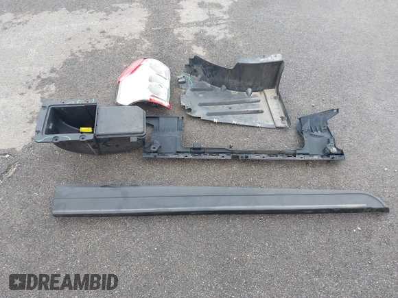 2024 Ford Maverick XLT с VIN 3FTTW8H34RRA00377, выставлен на аукционе IAAI как лот 42543174 с пробегом 5 443 миль миль и . История ставок и продаж доступна на DreamBid. Изображение 19.