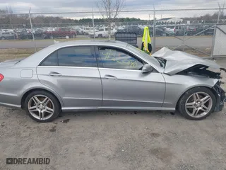 2013 Mercedes-Benz E-Class E 350 Luxury with VIN WDDHF8JB9DA687291, listed as a IAAI auction lot 41222890 with 193,074 mi miles. Bid and sale history available at carsss.com. Image 14.