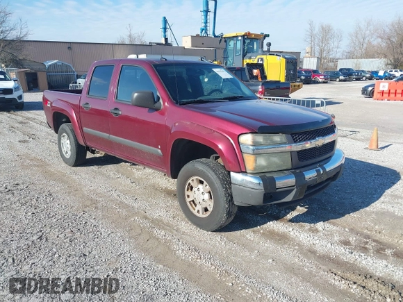 2008 Chevrolet Colorado 2LT z VIN 1GCDT13E988177648, wystawiony jako IAAI lot #41595192 z przebiegiem 239 029 mil mil oraz . Historia ofert i sprzedaży dostępna na DreamBid. Obrazek 1.