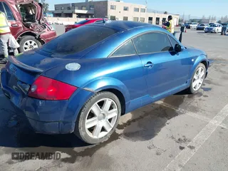 2005 Audi TT z VIN TRUSC28N551004130, wystawiony jako IAAI lot #42267826 z przebiegiem 133 048 mil mil oraz . Historia ofert i sprzedaży dostępna na DreamBid. Obrazek 4.