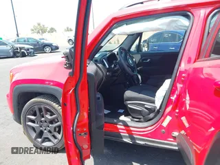 2021 Jeep Renegade Latitude with VIN ZACNJCBB4MPM32798, listed as a IAAI auction lot 42180438 with 31,859 mi miles and . Bid and sale history available at DreamBid. Image 5.