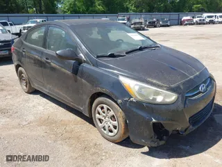 2017 Hyundai Accent SE with VIN KMHCT4AE8HU321550, listed as a IAAI auction lot 41938309 with 132,016 mi miles. Bid and sale history available at carsss.com. Image 1.