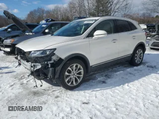 2019 Lincoln MKC Select with VIN 5LMCJ2D91KUL38137, listed as a Copart auction lot 43994375 with 81,715 mi miles and Salvage Title. Bid and sale history available at carsss.com. Image 1.
