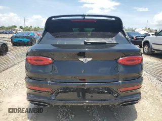 2021 Bentley Bentayga Speed z VIN SJAAR2ZV0MC037527, wystawiony jako Copart lot #59696663 z przebiegiem 23 786 mil mil oraz . Historia ofert i sprzedaży dostępna na DreamBid. Obrazek 6.