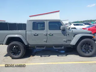 2022 Jeep Gladiator High Altitude with VIN 1C6HJTFG5NL149751, listed as a IAAI auction lot 42257917 with 24,603 mi miles and . Bid and sale history available at DreamBid. Image 13.