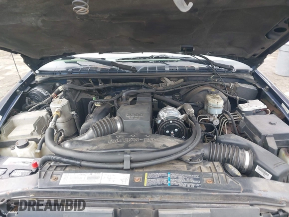 2003 GMC Sonoma SLS with VIN 1GTCS14H138228849, listed as a IAAI auction lot 41541363 with 217,969 mi miles. Bid and sale history available at carsss.com. Image 10.