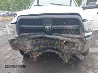 2015 Ram 2500 Tradesman z VIN 3C6UR5CJXFG500994, wystawiony jako IAAI lot #42269164 z przebiegiem 154 666 mil mil oraz . Historia ofert i sprzedaży dostępna na DreamBid. Obrazek 6.