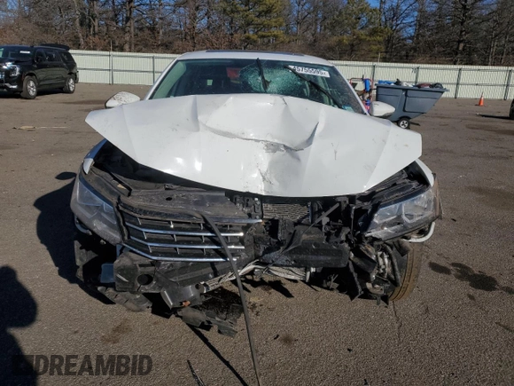 2017 Volkswagen Passat SE z VIN 1VWBT7A3XHC071165, wystawiony jako Copart lot #45755595 z przebiegiem 34 633 mil mil oraz Szkoda całkowita • Salvage title. Historia ofert i sprzedaży dostępna na DreamBid. Obrazek 5.