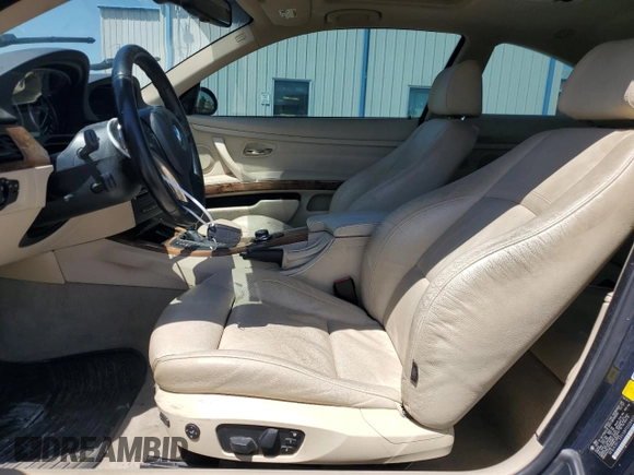 2008 BMW 3 Series 328xi z VIN WBAWC33558PD08407, wystawiony jako Copart lot #54255975 z przebiegiem 158 970 mil mil oraz Szkoda całkowita • Salvage title. Historia ofert i sprzedaży dostępna na DreamBid. Obrazek 7.