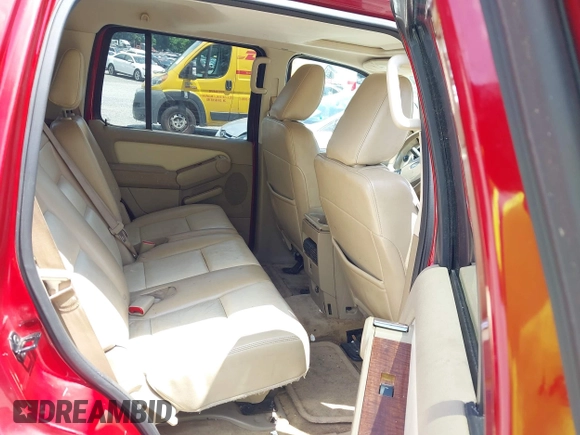 2010 Ford Explorer Eddie Bauer с VIN 1FMEU7E84AUA60838, выставлен на аукционе IAAI как лот 42561249 с пробегом 164 107 миль миль и . История ставок и продаж доступна на DreamBid. Изображение 8.