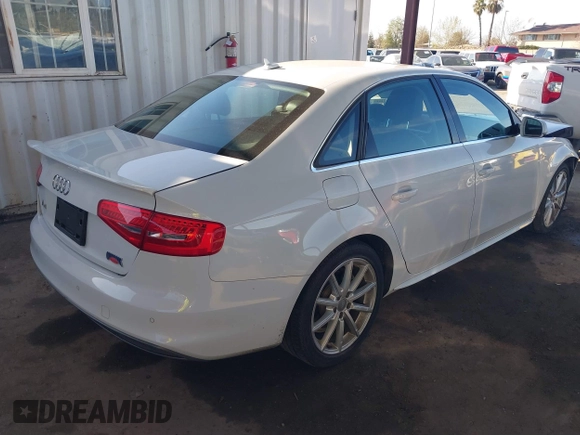 2015 Audi A4 Premium Plus z VIN WAUEFAFL4FN018585, wystawiony jako IAAI lot #41720730 z przebiegiem 65 807 mil mil oraz . Historia ofert i sprzedaży dostępna na DreamBid. Obrazek 4.