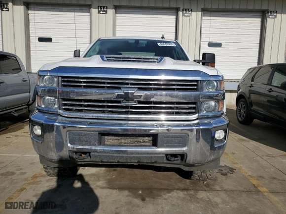2018 Chevrolet Silverado 2500HD LT with VIN 1GC1KVEY3JF230799, listed as a Copart auction lot 46040235 with 161,956 mi miles and Clean Title. Bid and sale history available at carsss.com. Image 5.
